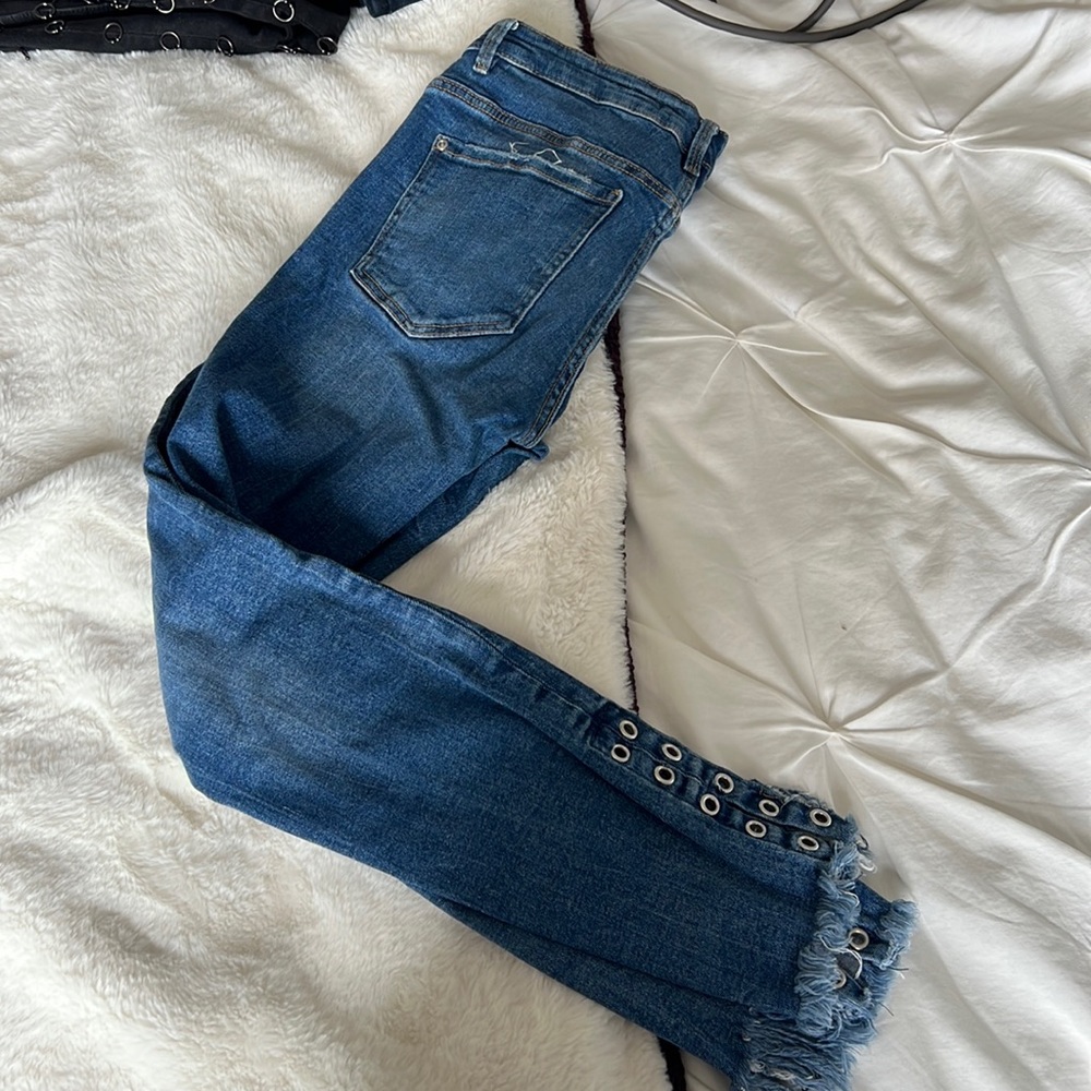 Zara size EU 36 US 04 slit blue jeans skinny